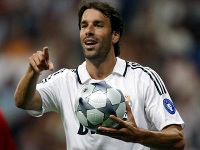 Van Nistelrooy chính thức tới Hamburg