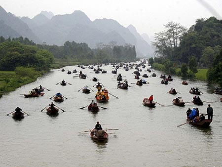 Chùa Hương sơn thủy hữu tình