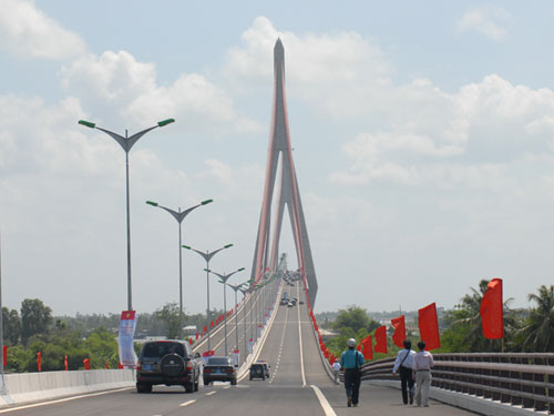Phí qua cầu Cần Thơ thấp nhất 15.000 đồng/lượt