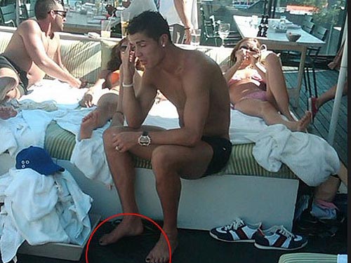 Ronaldo đồng tính?