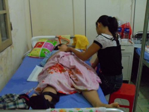 Đình chỉ công tác một CSGT bắn người bị thương