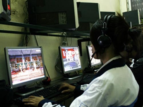 Hà Nội đã cắt đường truyền đại lý internet đầu tiên
