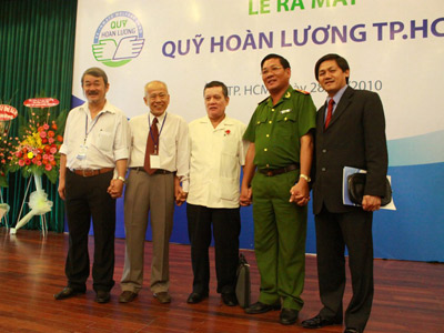 Liên Khui Thìn làm giám đốc Quỹ Hoàn lương