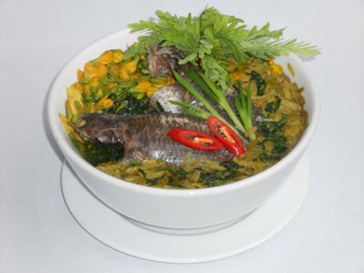 Bông điên điển nấu cá rô và lá me non