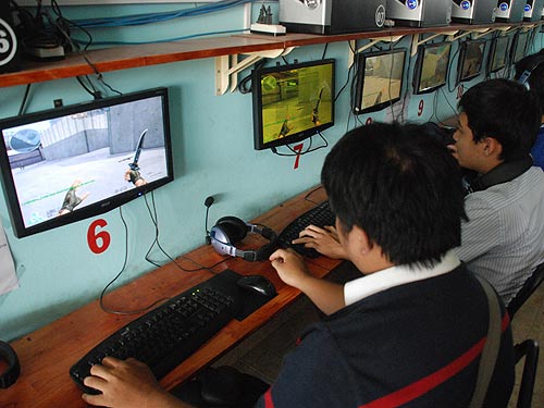 Từ trò chơi thành bạo lực