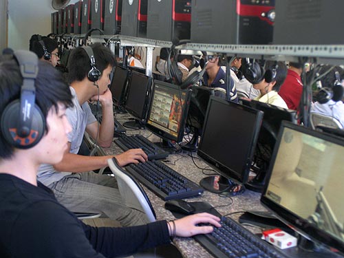 Game online vẫn đì đùng suốt đêm