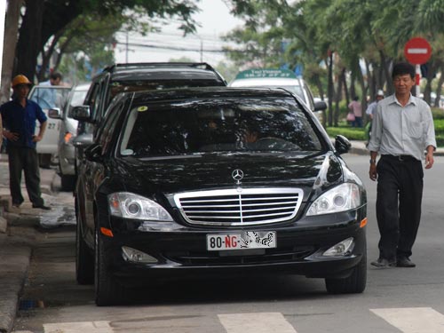 Xe ngoại giao hết đường né thuế