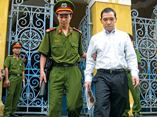 Đề nghị ông Sĩ tù chung thân