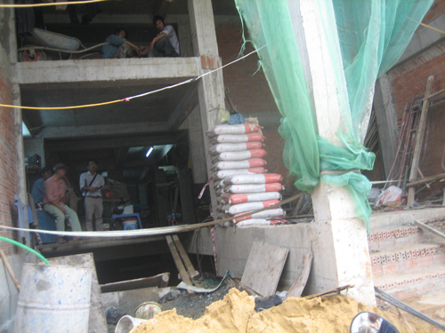 TPHCM: Ngạt khí nghiêm trọng, 3 người chết, 1 trọng thương