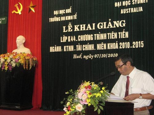 Trường ngàn tỉ khó tuyển sinh viên