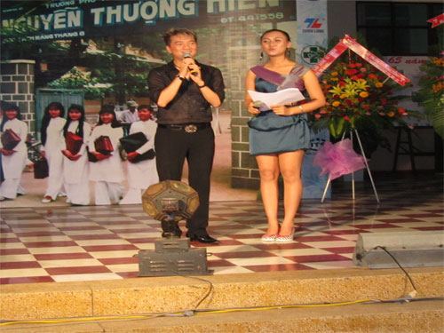 "Đàm Vĩnh Hưng hát một bài giá 5 triệu đồng"