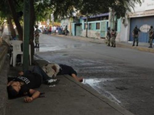 Mexico: phát hiện 15 thi thể bị chặt đầu