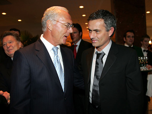 Beckenbauer chê “người đặc biệt” Morinho “vô học”