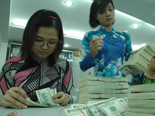 Tỉ giá VNĐ/USD tăng 9,3%