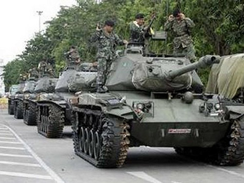Thái Lan tung thêm xe tăng đến biên giới