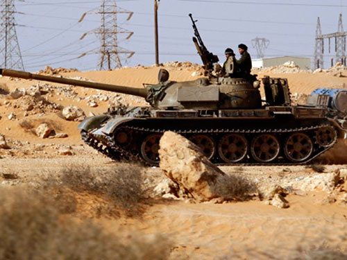 Quân đội Libya tăng cường oanh kích