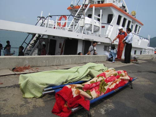 Quảng Nam: Tàu cá tông nhau, 3 người chết