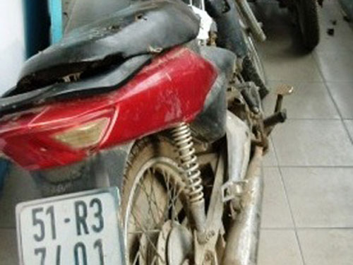 Nghe tố "có tệ nạn", công an khám nhà không cần lệnh!