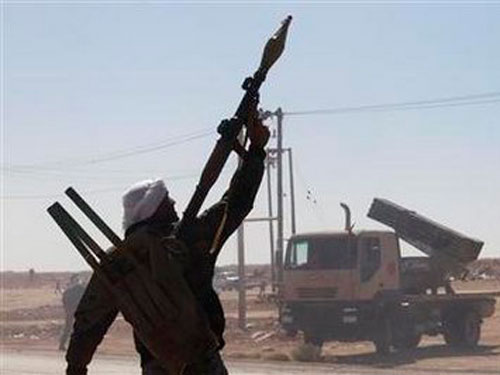 Libya: Pháp hối thúc NATO tăng cường oanh kích
