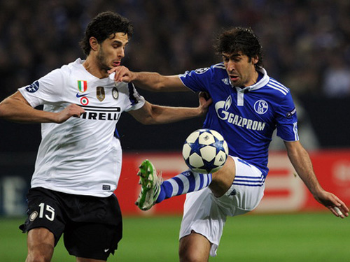 Truất ngôi Inter Milan, Schalke 04 gặp MU ở bán kết