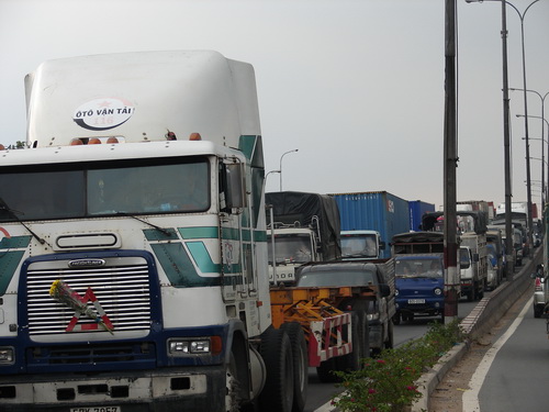 Xe container va nhau, Quốc lộ 1A kẹt cứng