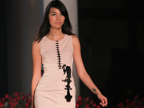 Ngọc Hân, Thùy Dung đọ dáng trên sàn catwalk