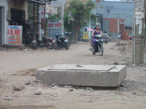 Những hố ga “bẫy” người đi đường