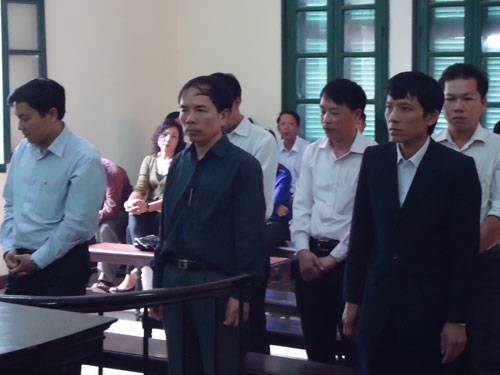 Vụ "giải hộ đề thi tiếng Hàn", cán bộ Bộ bị án treo