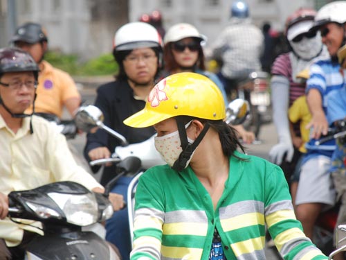 Ham mũ bảo hiểm rẻ, hại thân