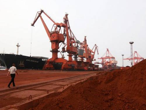 Trả giá vì đất hiếm