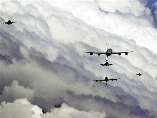 NATO lại dội rocket dinh thự ông Gaddafi