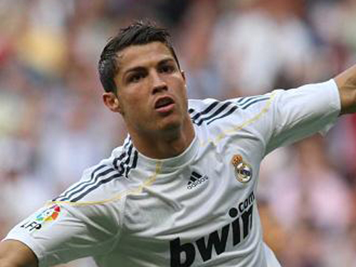 Man City dụ Ronaldo bằng xe Bentley đầy tiền