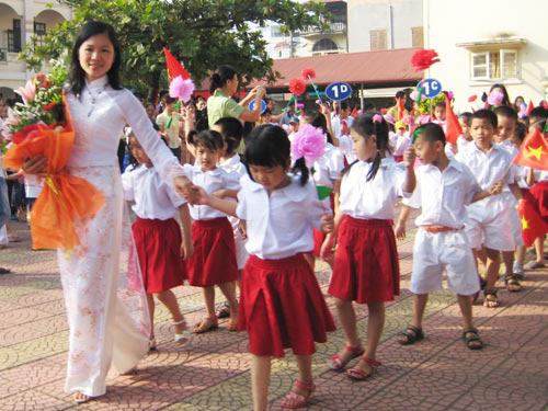 Nóng chuyện “chạy” trường