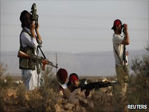 Pháp cung cấp vũ khí cho quân nổi dậy Libya