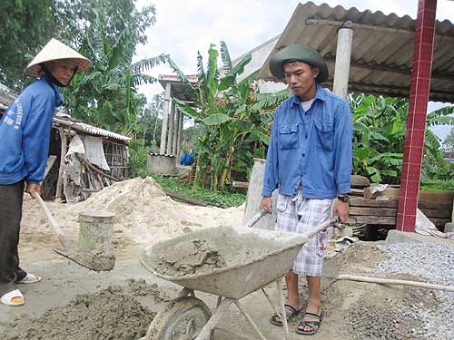 Thủ khoa cũng giỏi phụ hồ
