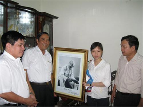 Đôi bạn chung lớp đỗ thủ khoa 29,5 điểm