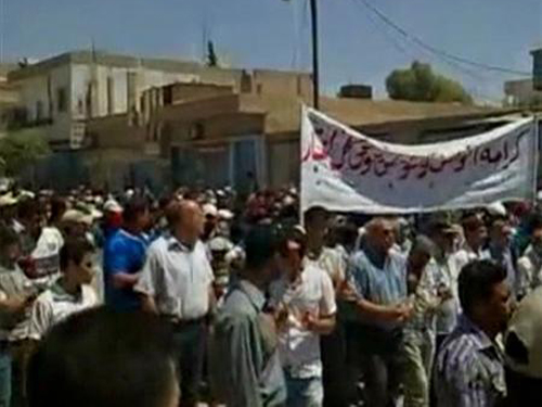 Xe tăng Syria tiếp tục bắn giết thường dân