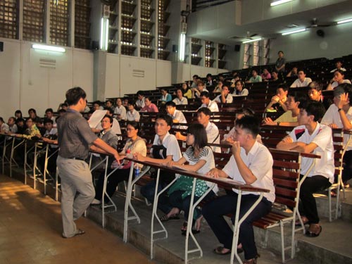 Điểm sàn ĐH, CĐ bằng năm ngoái