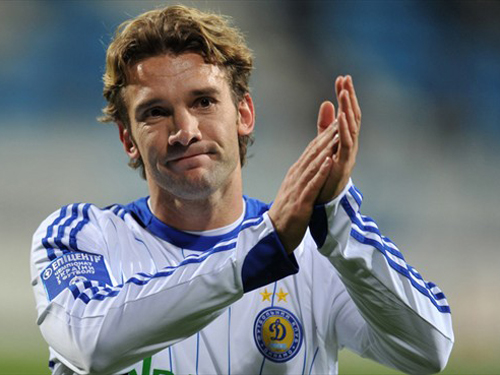Tiền đạo Shevchenko bị vỡ quai hàm