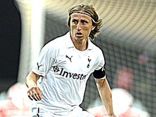 Mơ về Chelsea, tiền vệ Modric làm loạn