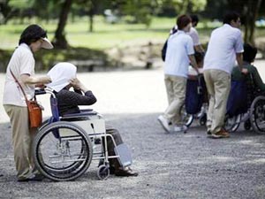 Lắm người già buồn phiền, mất ngủ