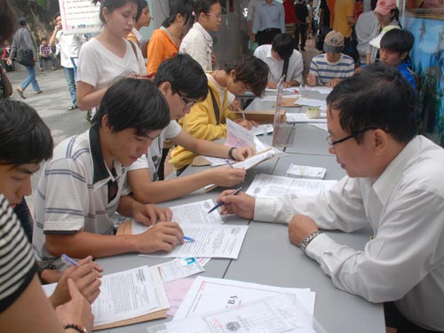 Thiếu sinh viên, trường gọi thêm NV2