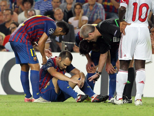 Barca mất điểm lại thiệt quân