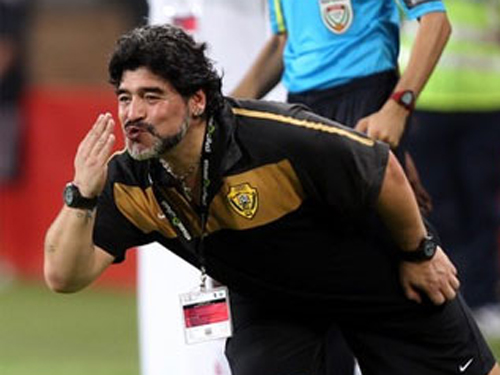 Maradona thua đau cùng đội bóng mới
