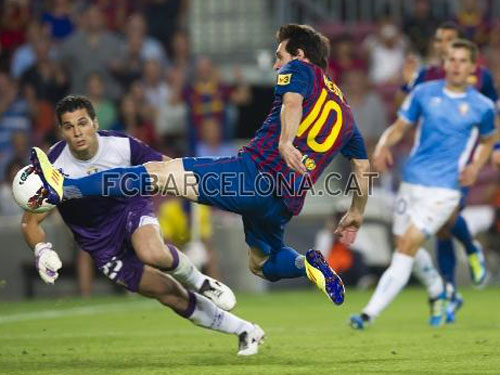 Messi lập hat-trick, Barca đại thắng 8-0