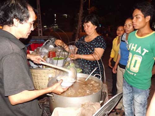Ăn khuya ở Nha Trang
