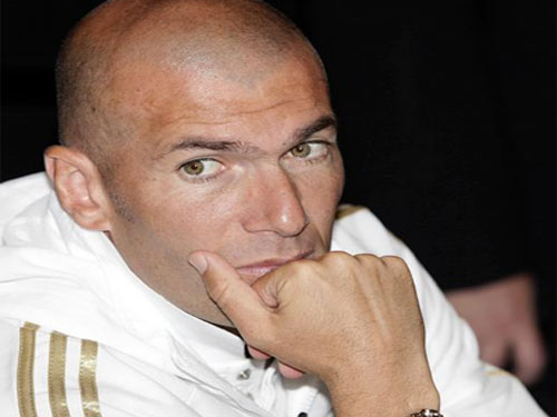 Gần 40 tuổi, Zidane cắp sách đi học