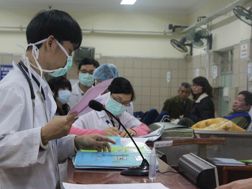 Bệnh viện: Không có phong bì không được!
