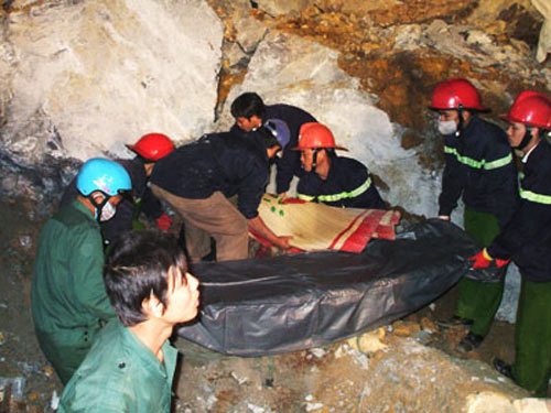 Sập mỏ đá Lèn Cờ: Nguyên phó Phòng Tài nguyên- Môi trường chịu tội
