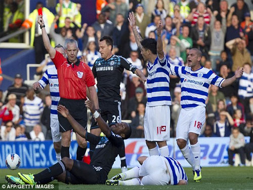 Chelsea thua 1 bàn, bị đuổi 2 ngôi sao